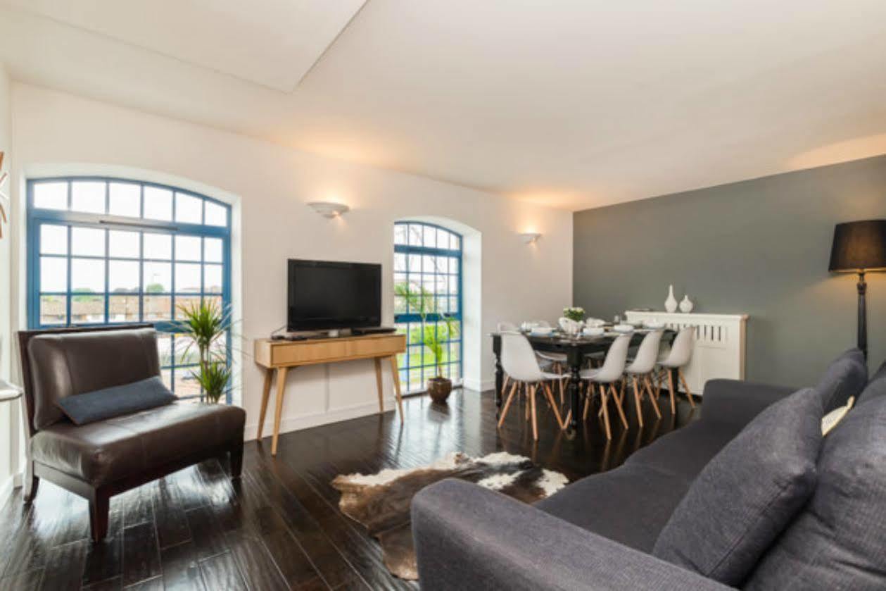 Apartment Seagull Lane Serviced London