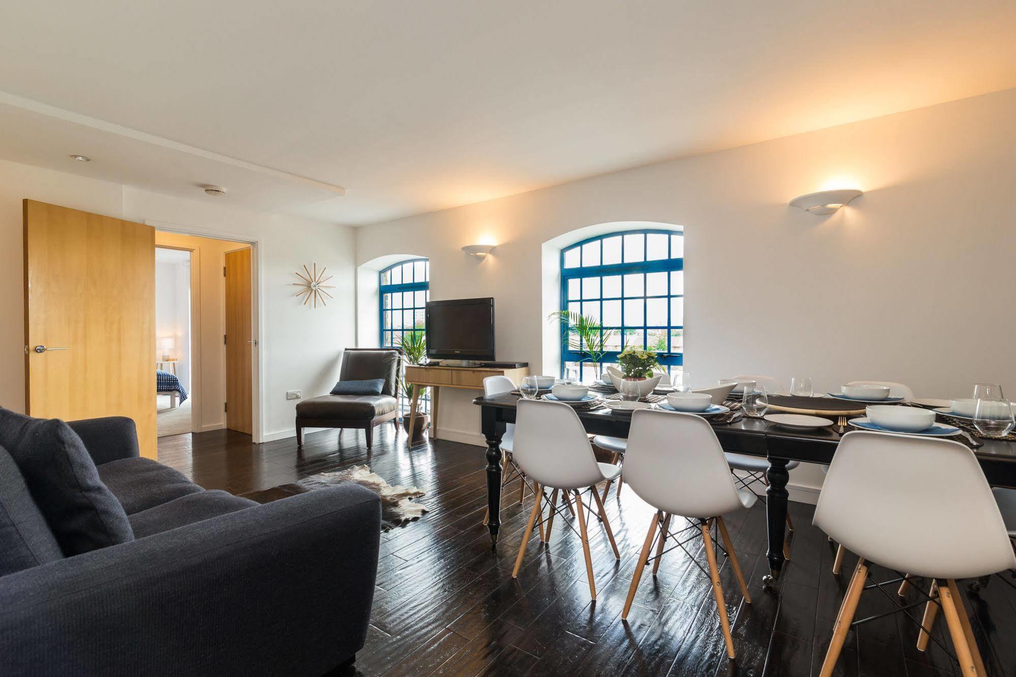 Apartment Seagull Lane Serviced London
