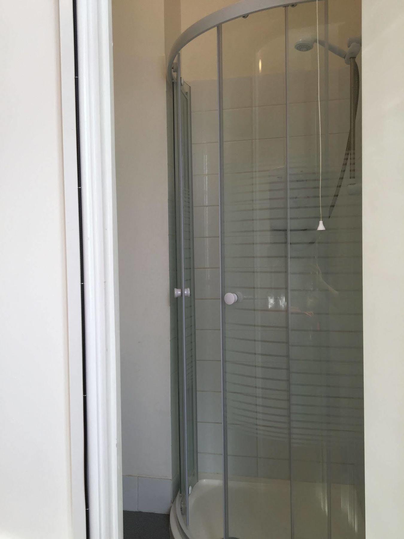 Guest house Metro City Airport London