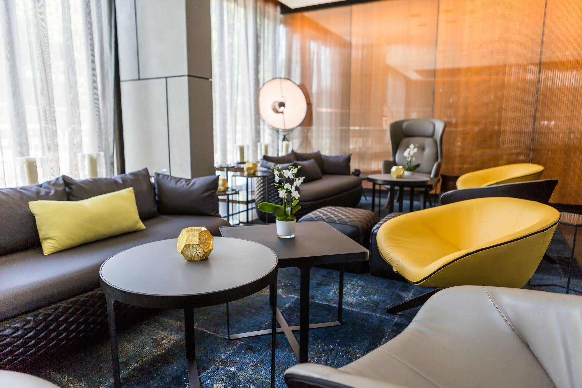 Park Plaza London, Park Royal Hotel