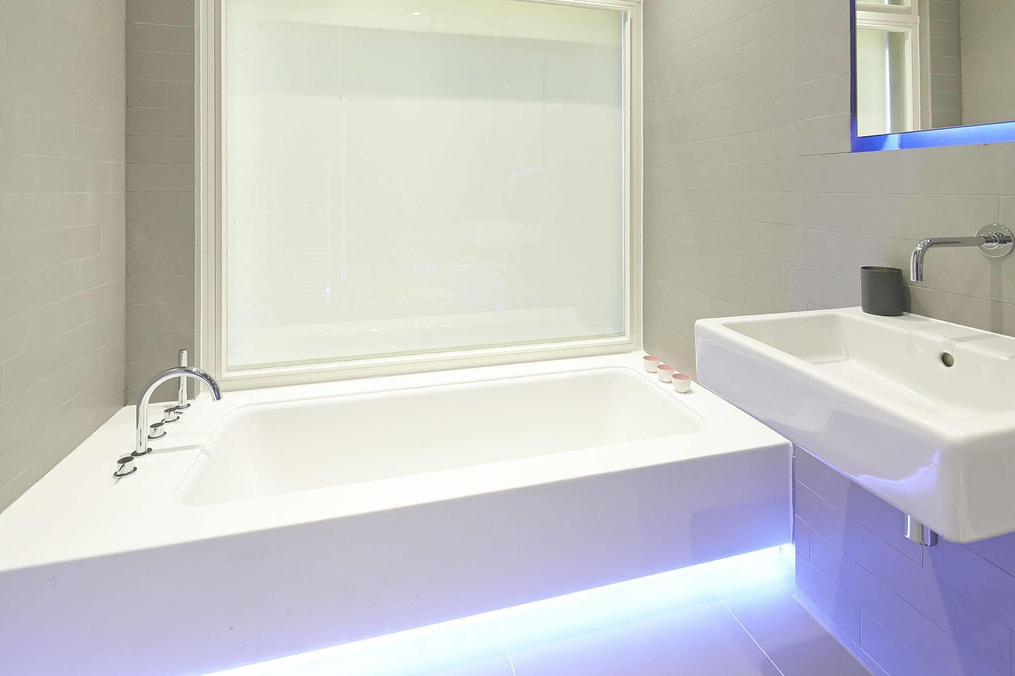 Hotel Stayo Exeter Street London