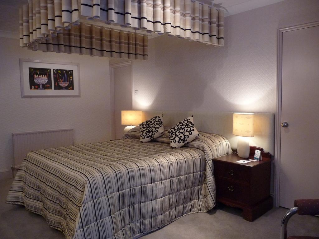 The Harrow Hotel London