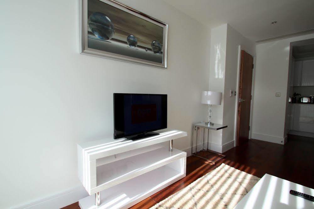 Lincoln Plaza Apartment London