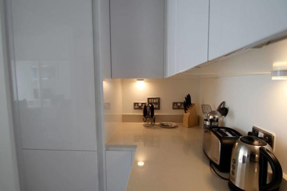 Lincoln Plaza Apartment