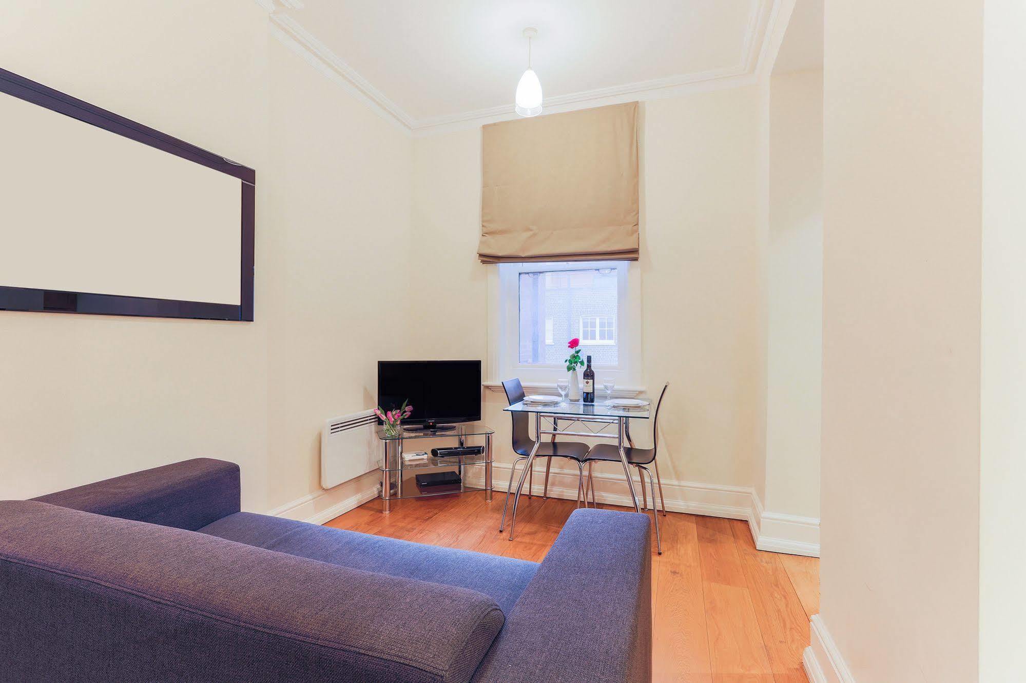 Leicester Square One Apartment *
