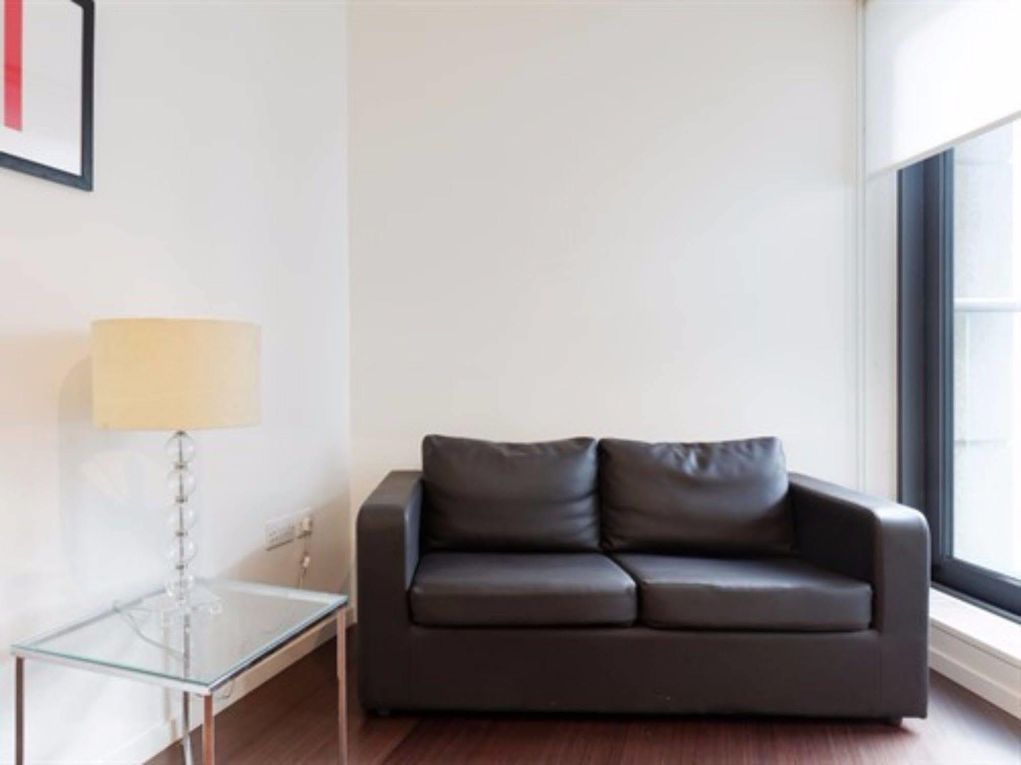 Serviced Apartment *