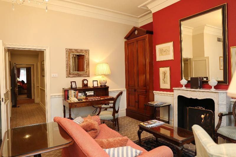 Hotel The Chelsea Townhouse By Iconic Luxury London