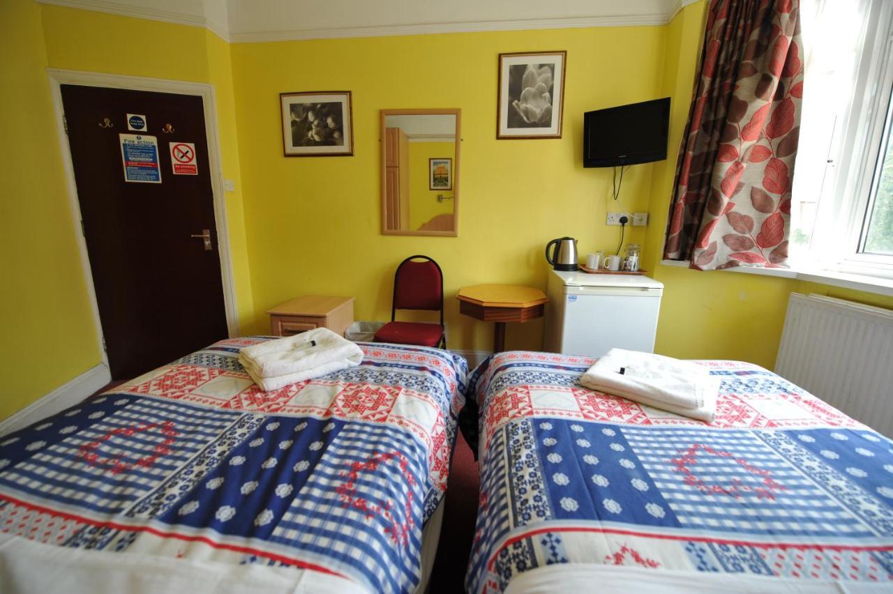 Hotel Acton Town