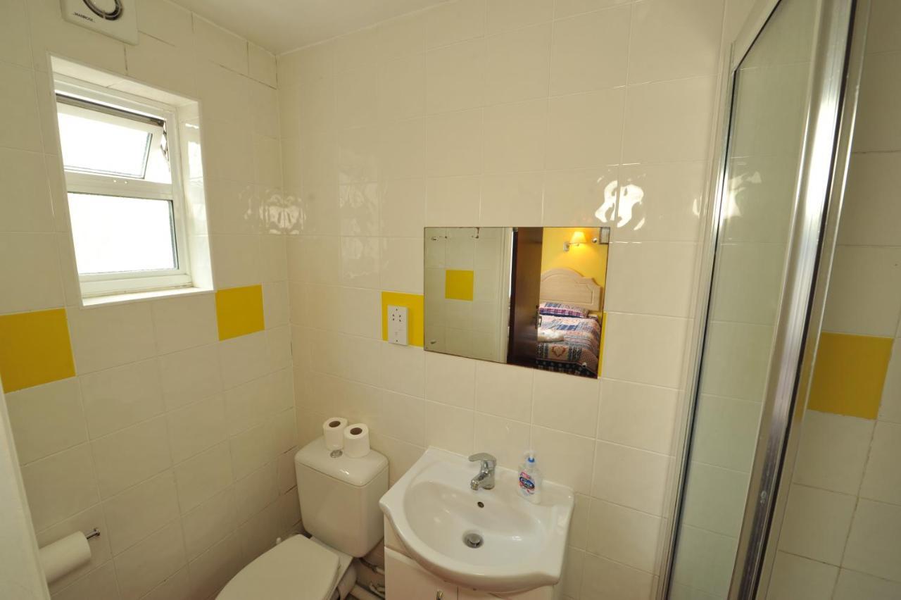 Acton Town Hotel