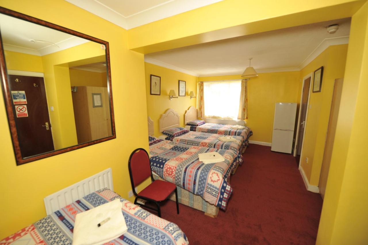 Hotel Acton Town