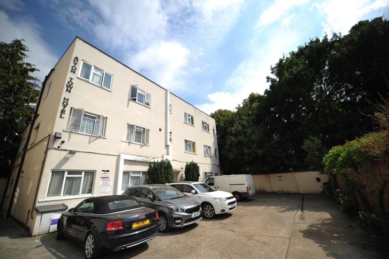 Acton Town Hotel London
