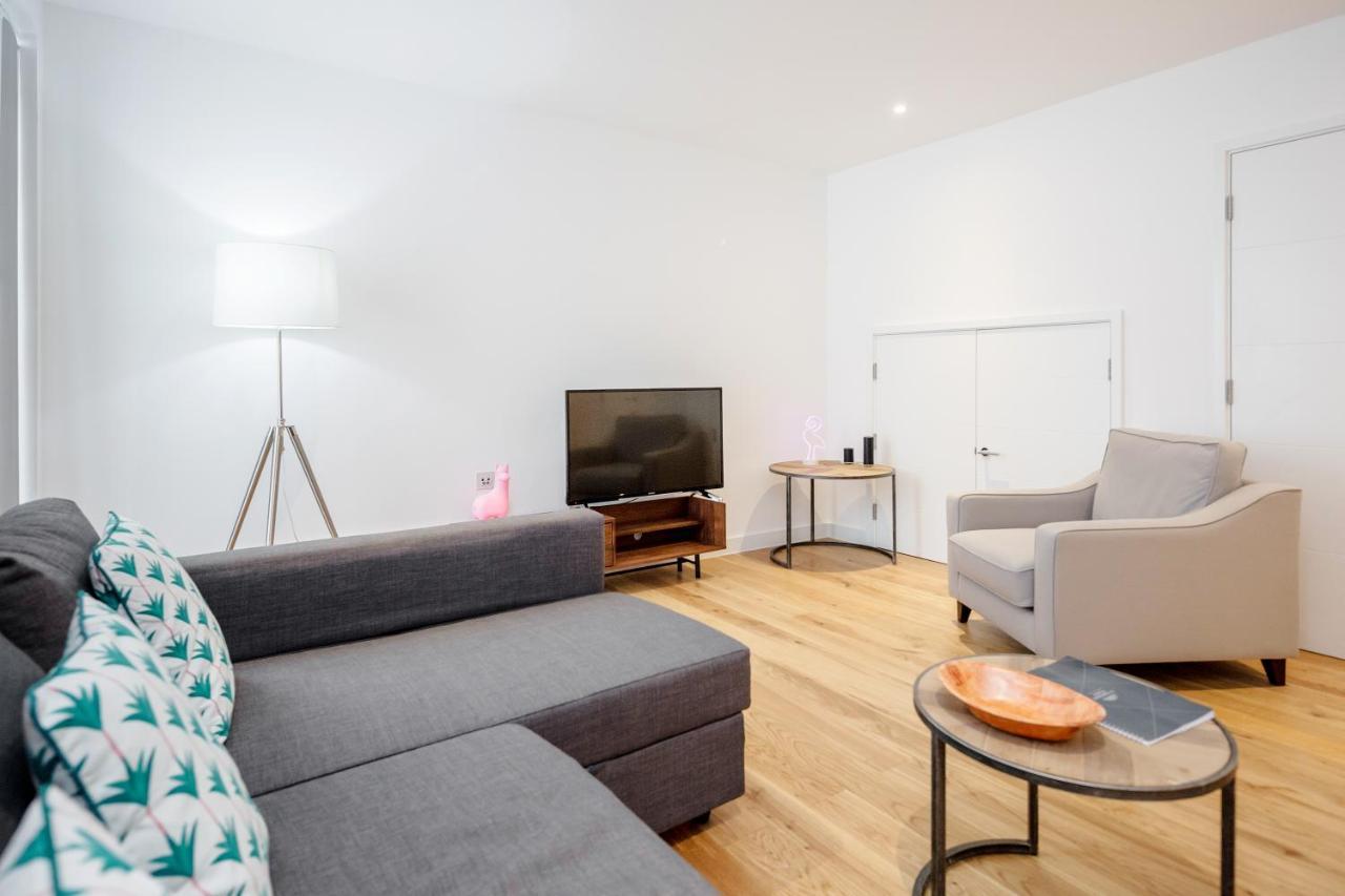 Gray's Road Apartment *