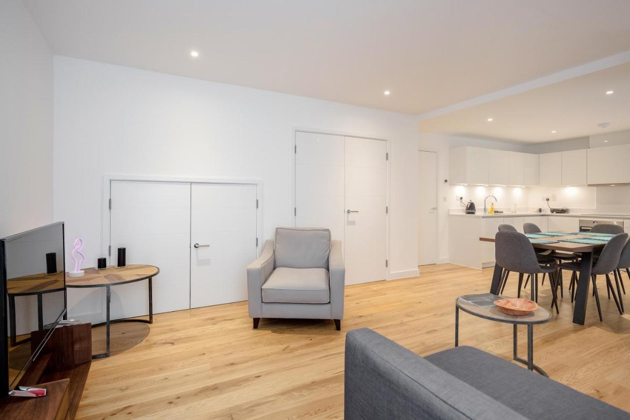 Gray's Road Apartment *