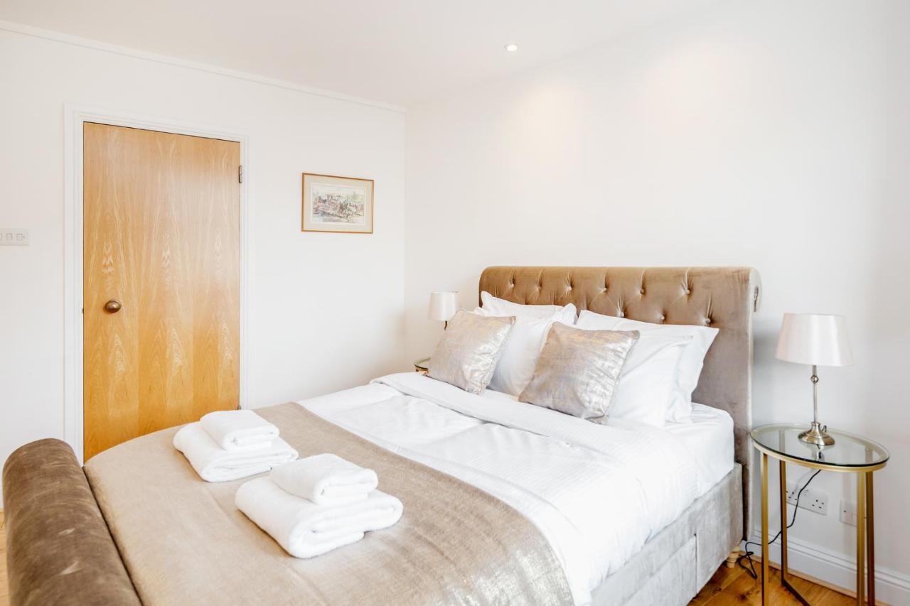 Great Mayfair Apartment,sleeps 6 Lejlighed