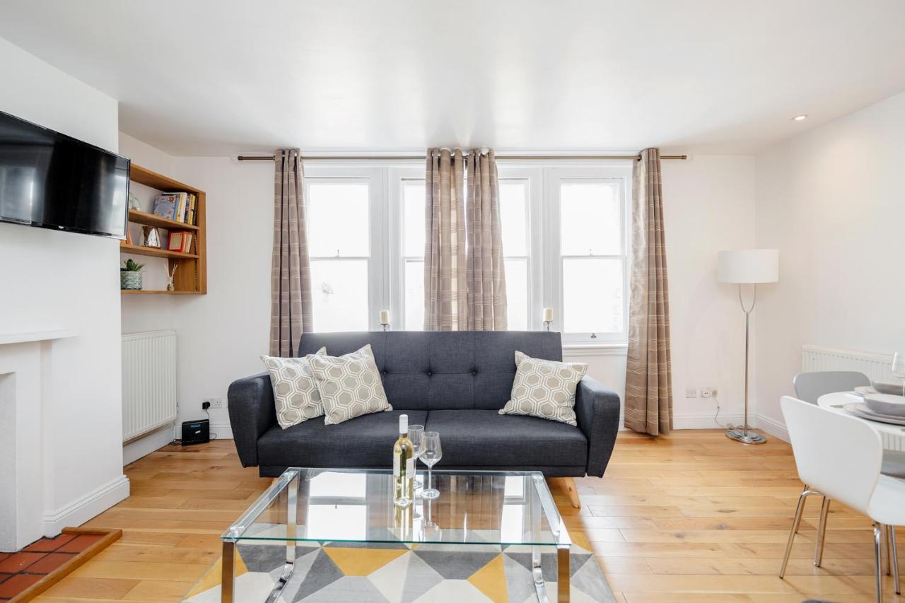 Lejlighed Great Mayfair Apartment,sleeps 6 London
