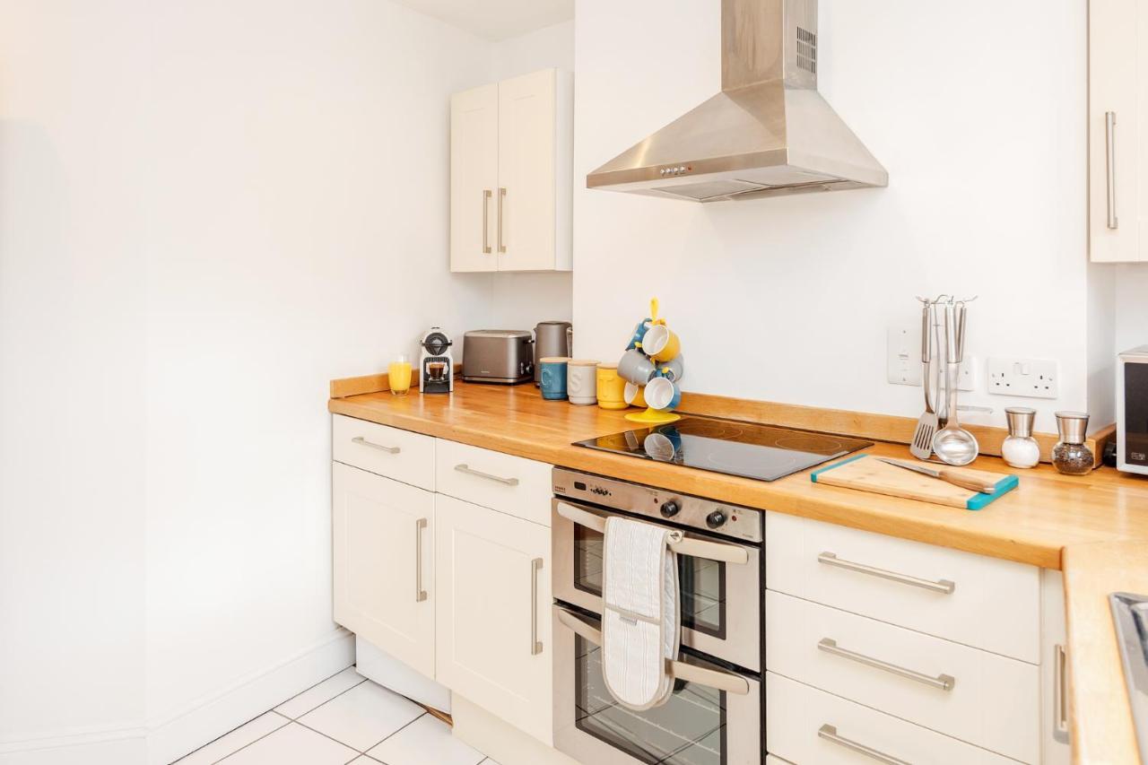 Lejlighed Great Mayfair Apartment,sleeps 6 *