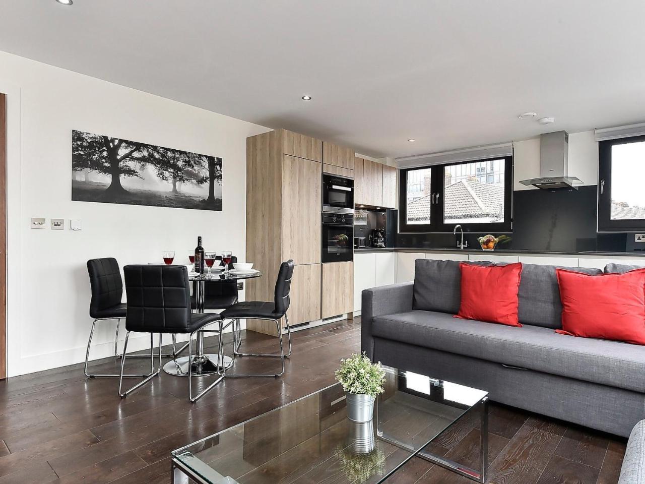 Apartment Capacity-1 * London