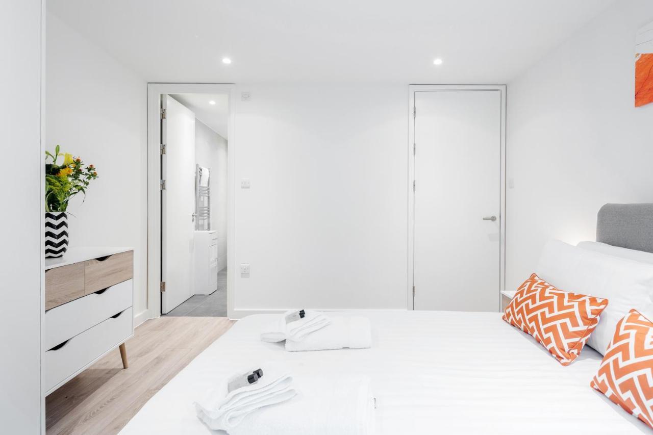 Stayo New Compton Street Apartment London