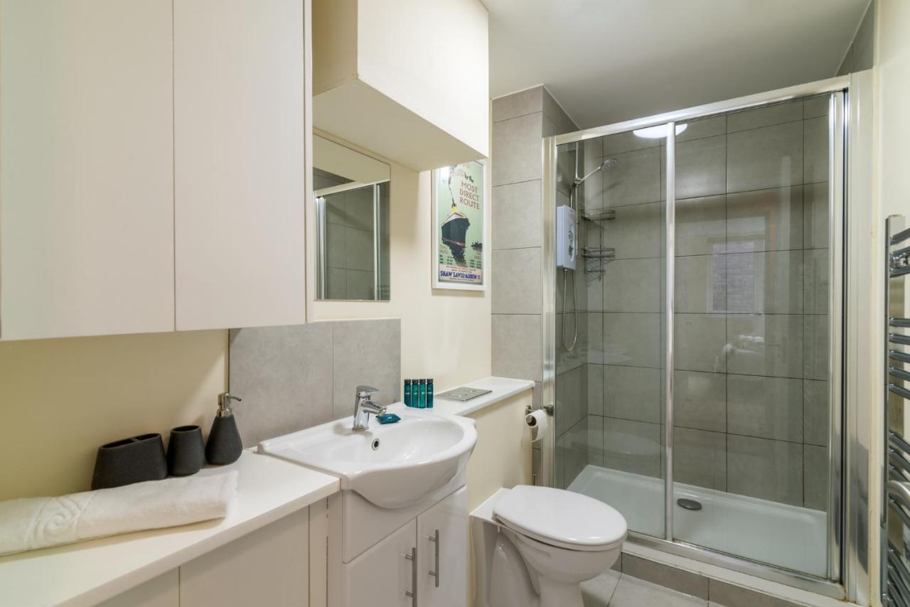 Fantastic Central Brixton Flat For Up To 6 Guests *