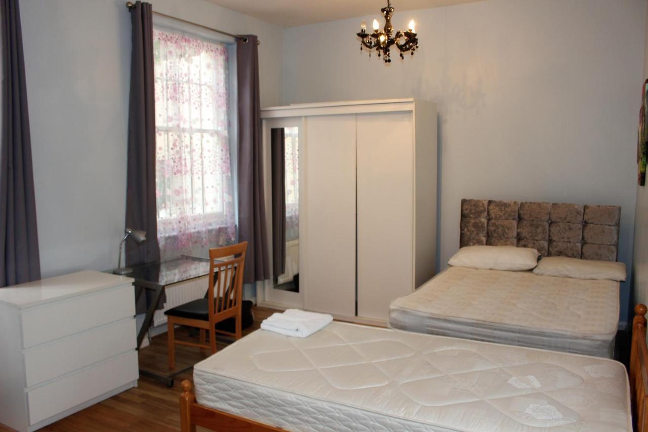 Regents Court Apartment *