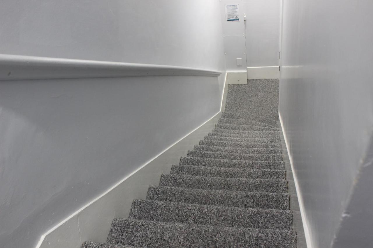 Apartment Regents Court London