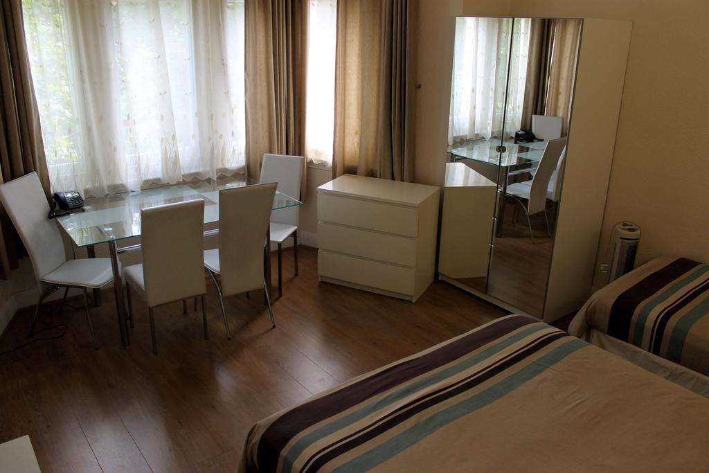 Palace Court Apartment