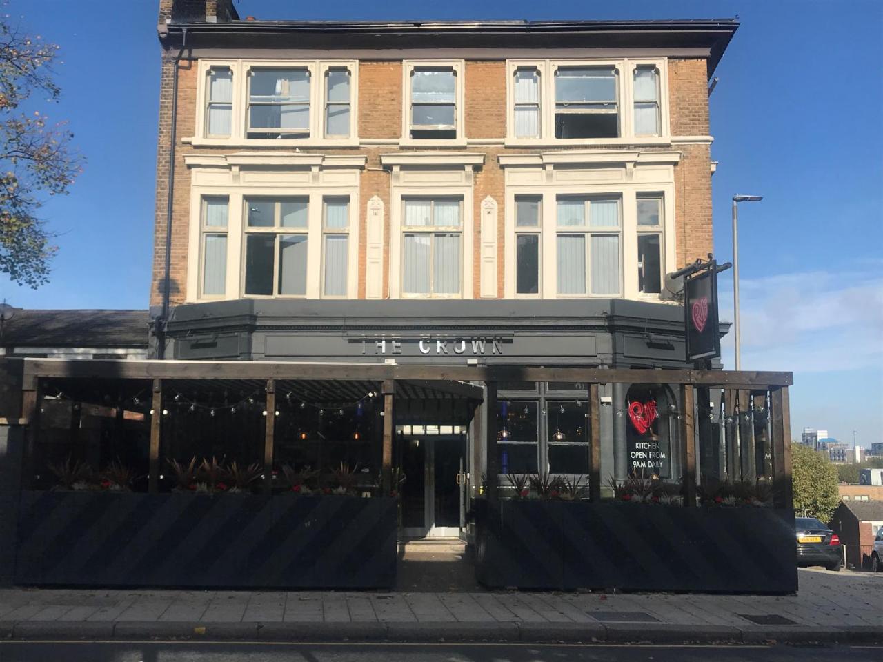 Publove @ The Crown, Battersea *