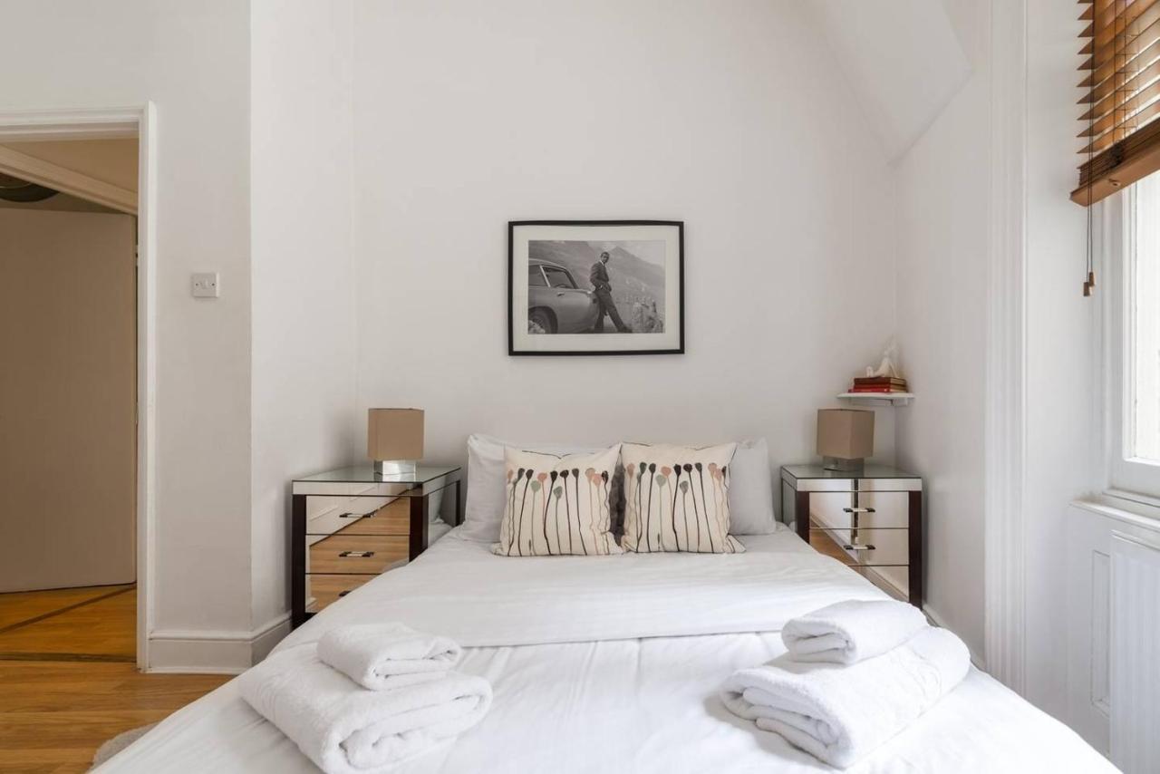 2br Spacious Flat In West Kensington Fits 6! Lägenhet *