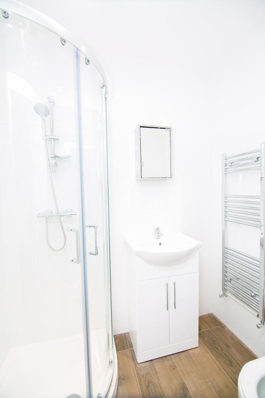 Earl's Court Apartment London