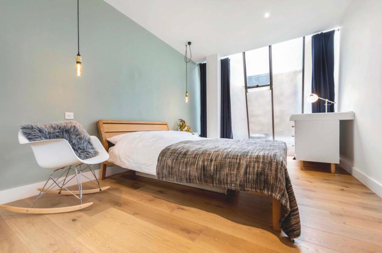 3 Bedroom Warehouse Style In Balham * Londres