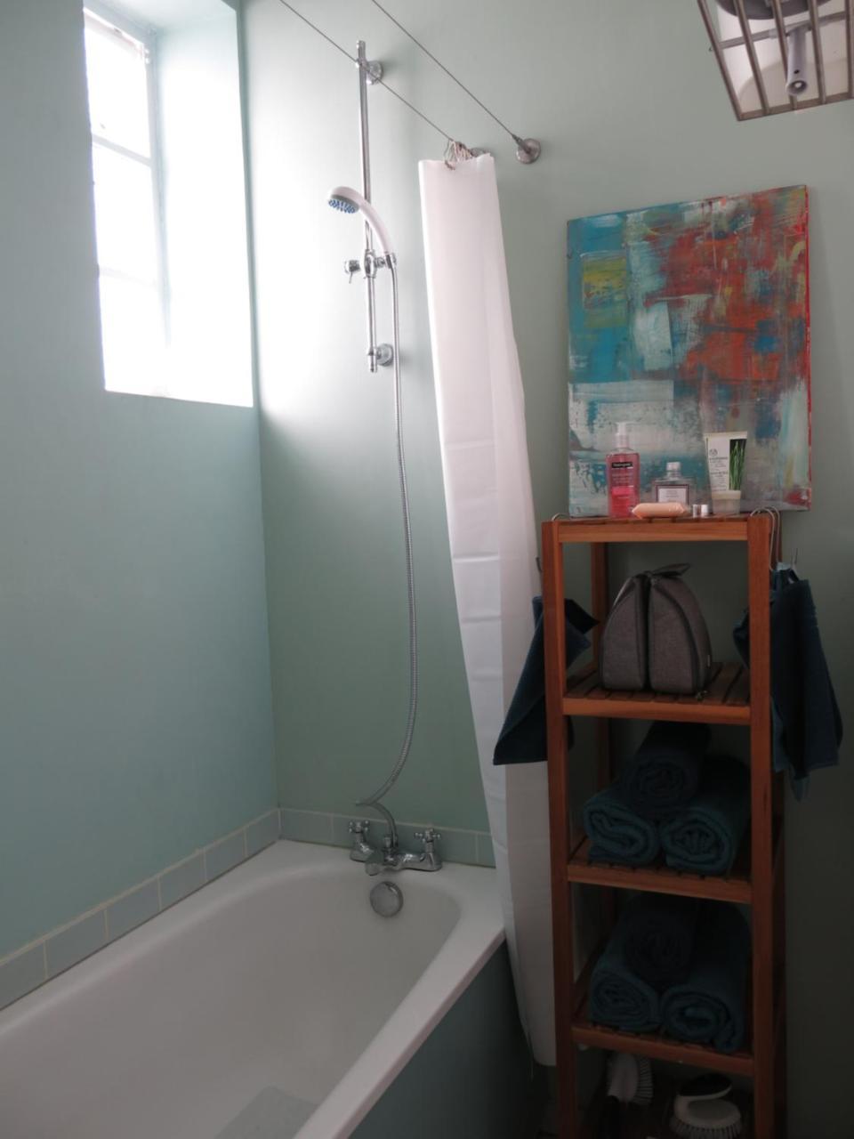 36 Woodstock Grove Apartment
