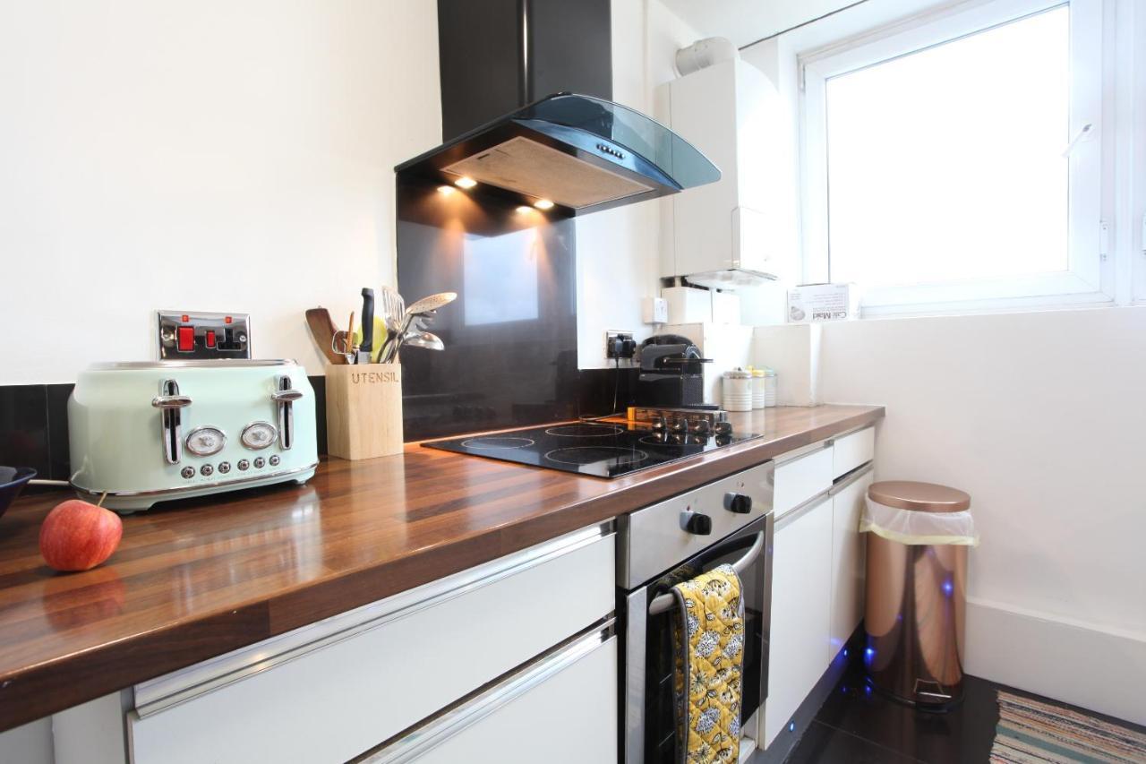 Appartamento Chelsea Off Kings Road One Bedroom With Balcony *