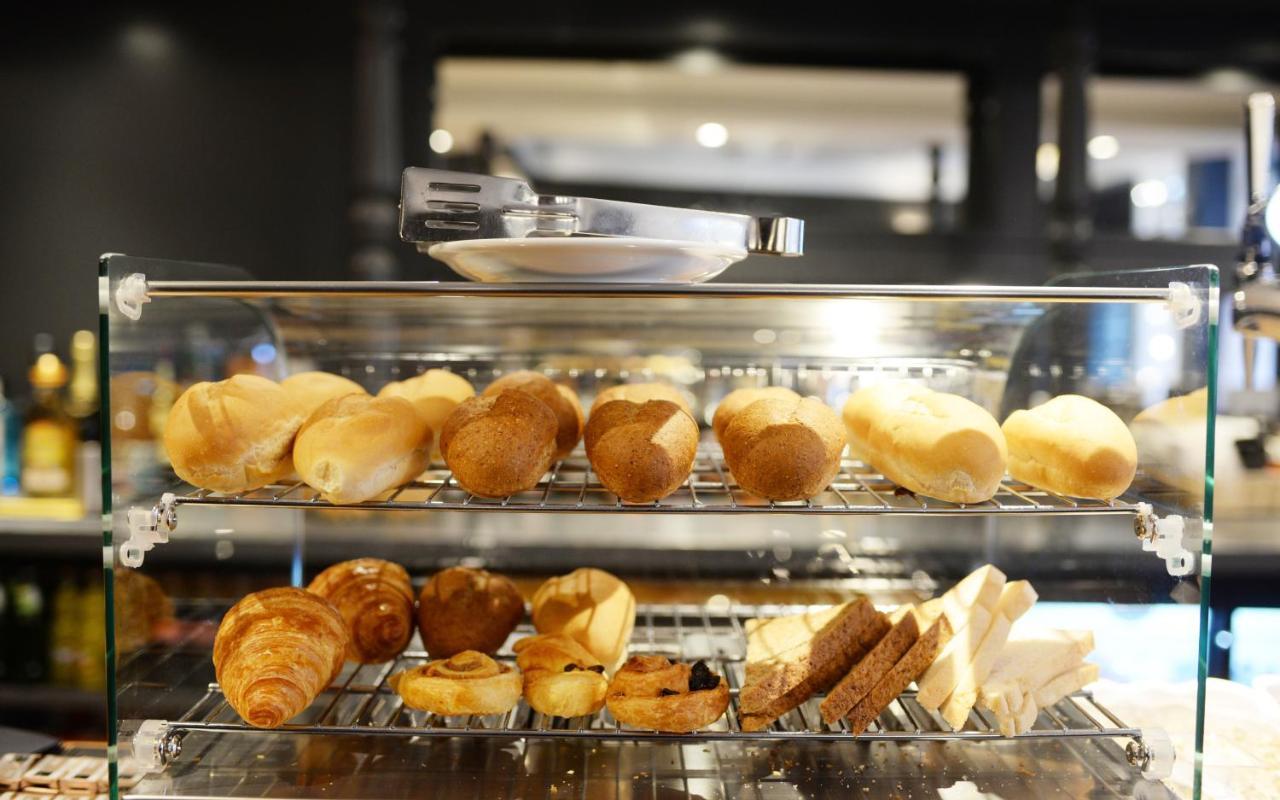 Hotel The Pack And Carriage London