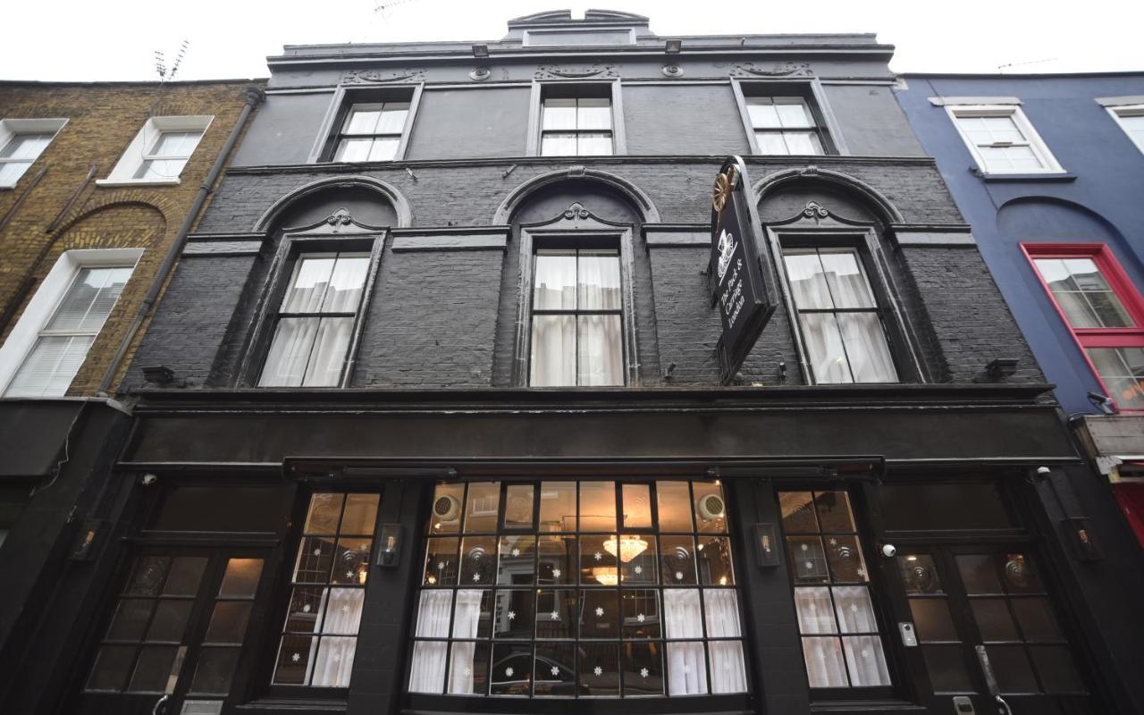 Hotel The Pack And Carriage London