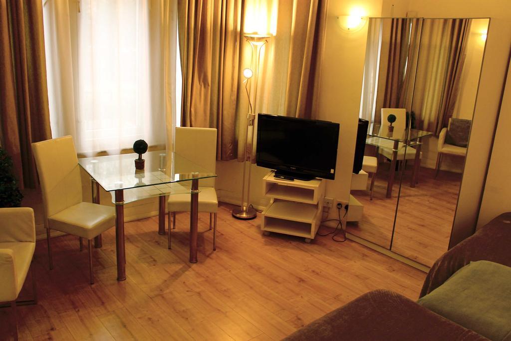 Apartment Palace Court London