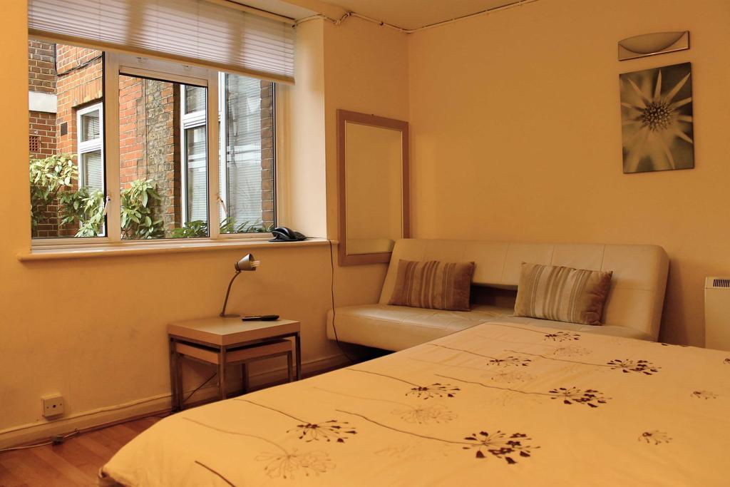 Palace Court London