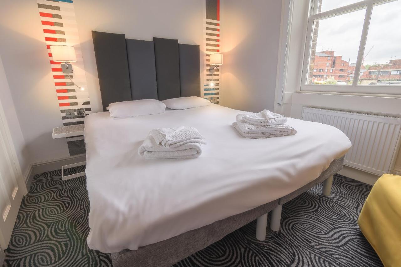 Victoria Hotel 3*