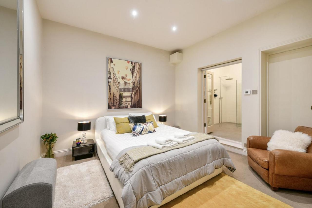 Mews House * London