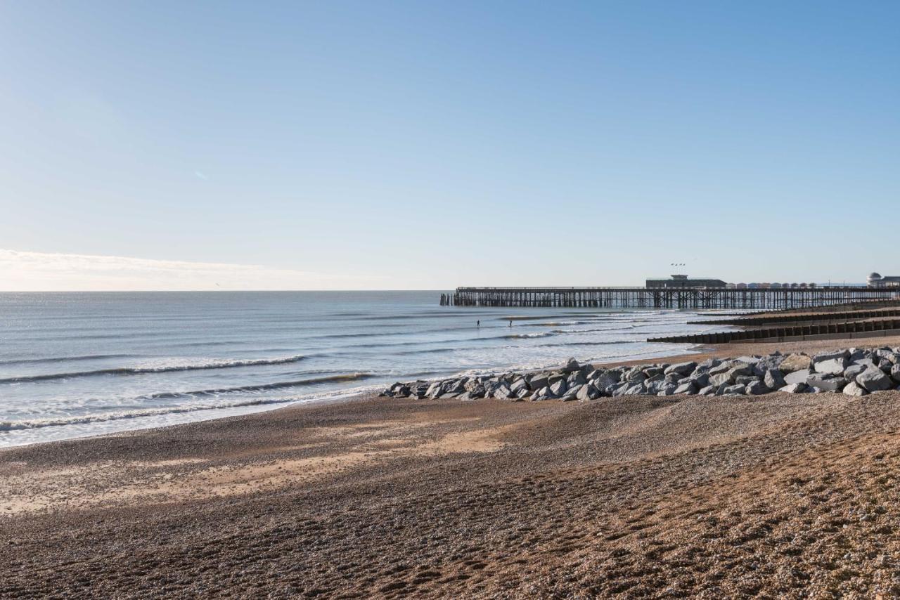 Appartement No.6 Beautifully Presented Seafront Apartment *