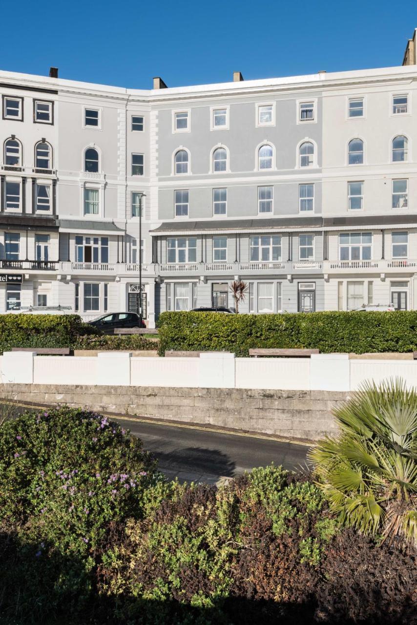 No.6 Beautifully Presented Seafront Apartment Appartement *