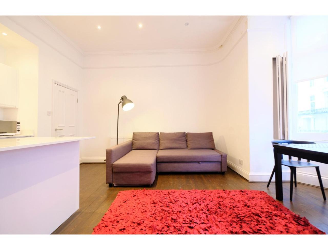 Edgware Rd, Paddington Spacious Sleeps 4 * Londen