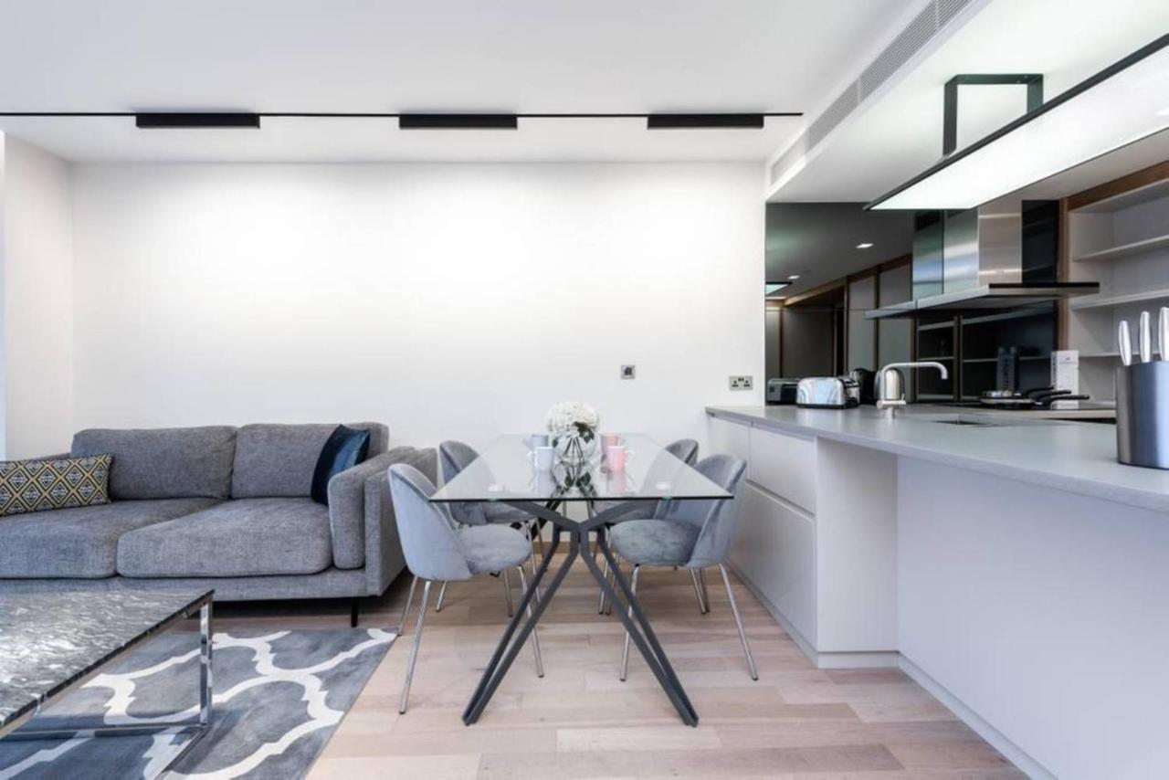 Amazing With Incredible Views Leilighet London