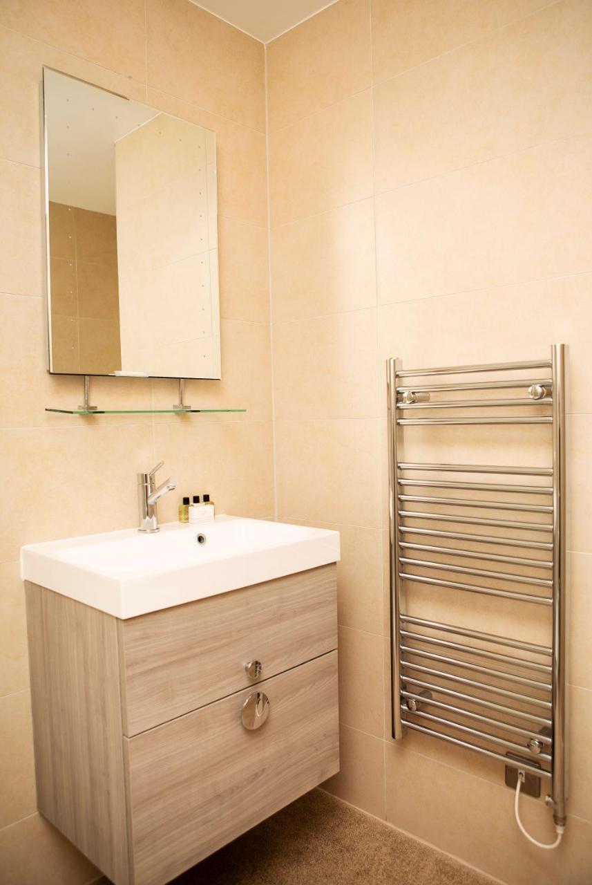 3, Trafalgar Sq Duplex, 3rd & 4th Floor By Indigo Flats *