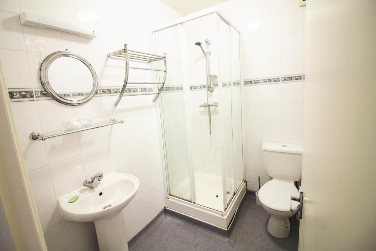 Bed & Breakfast Summerfield Pub & Boutique London