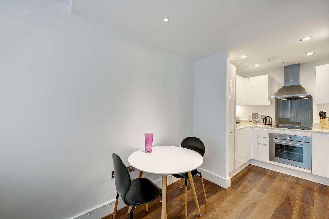 Protem Lincoln Plaza Apartment