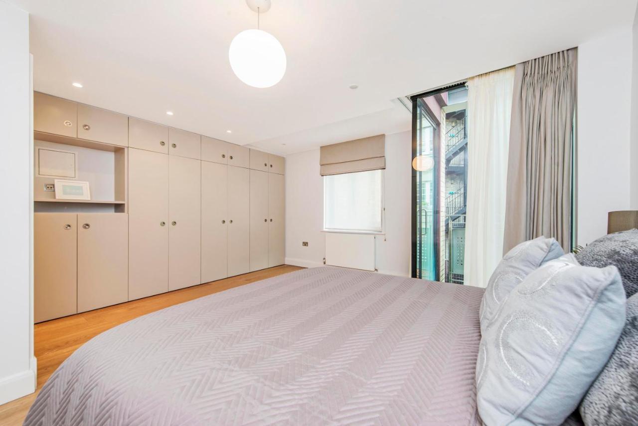 Cavendish Mews South * London