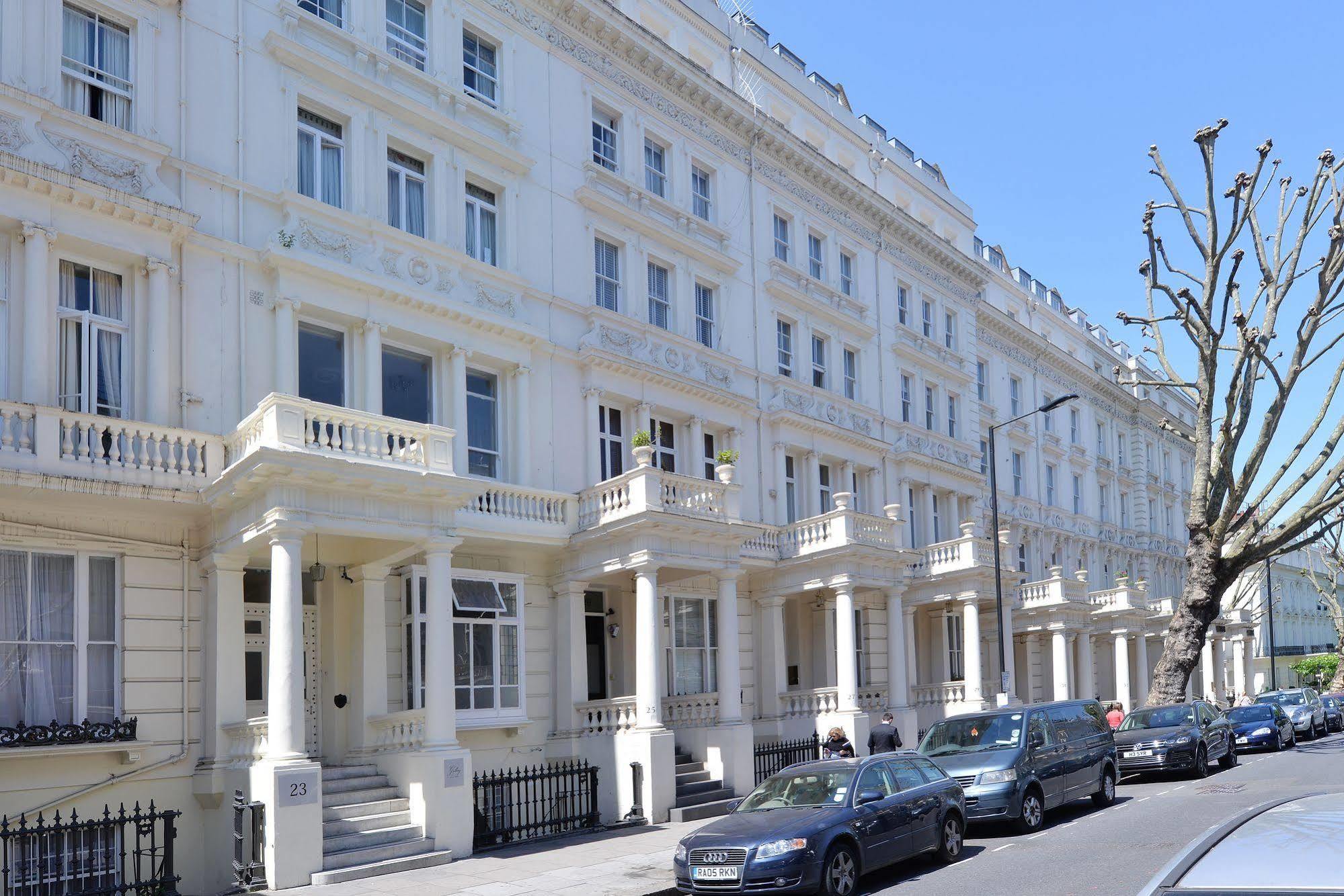 Gallery Hyde Park Hostel London