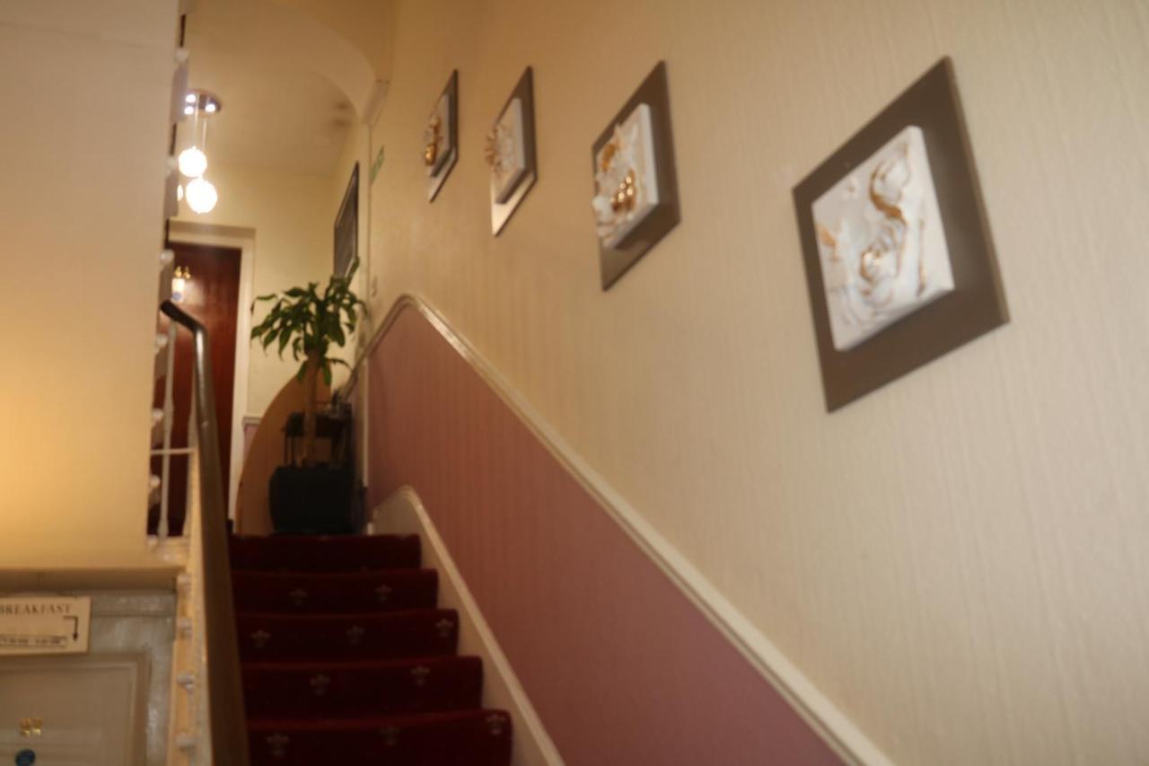 Barry House Pensionat 3*