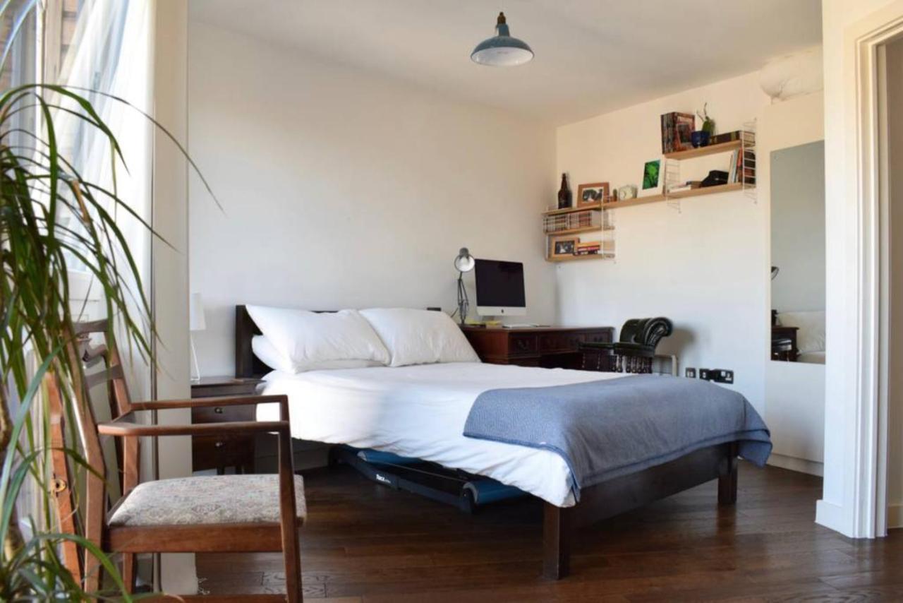 Modern Studio In Hackney Apartment *
