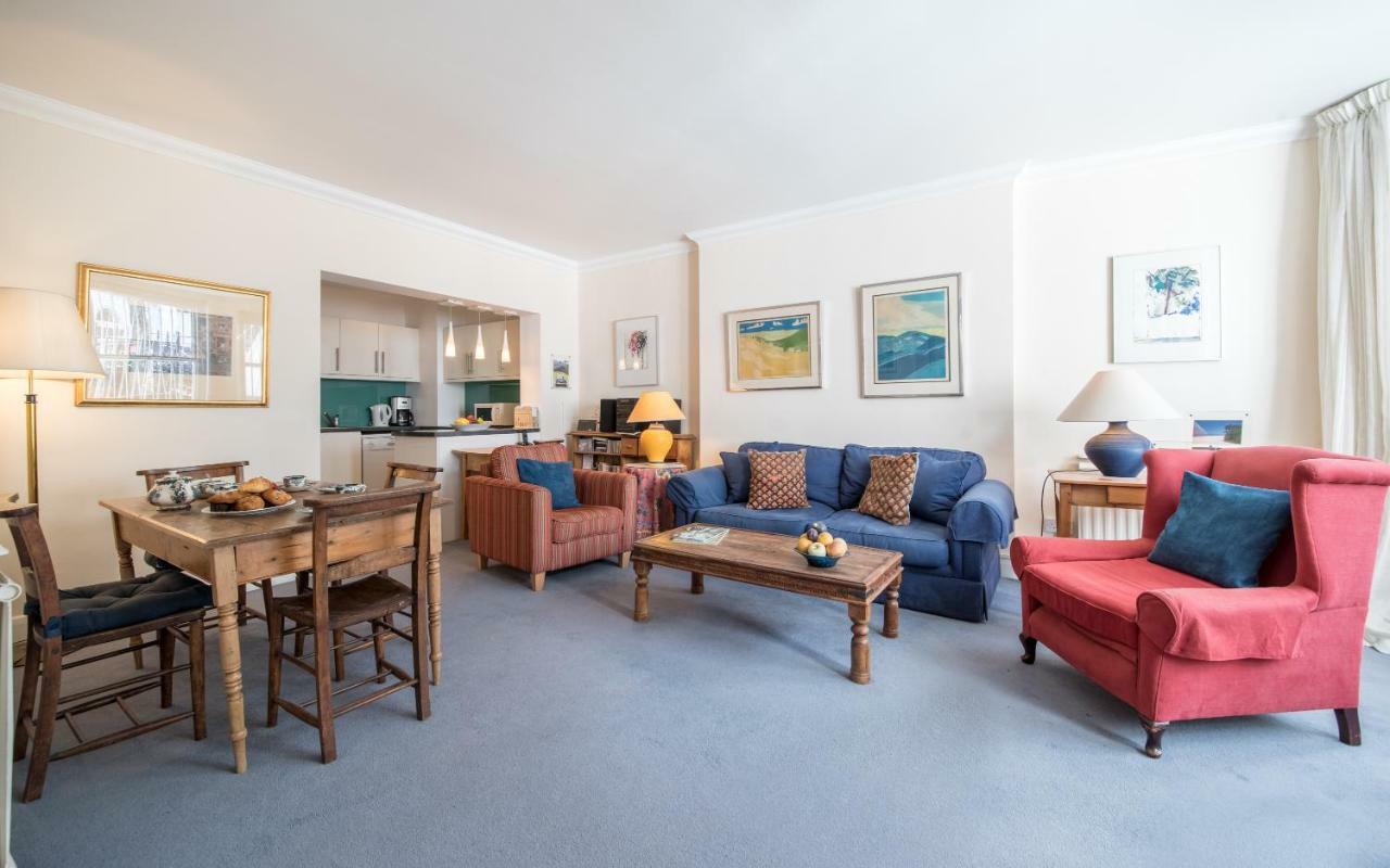 44a Palace Gardens Terrace * Londen